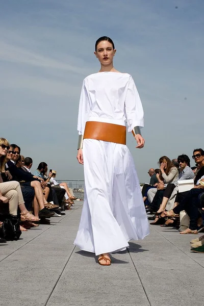 Look 4